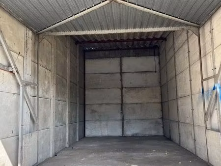 garage à louer à joeuf - idéal pour vos besoins de stockage