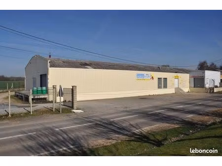 a louer local de 700m2