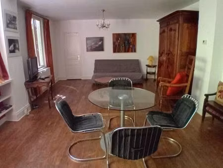 à louer – appartement f2 meublé 70 m² – dole (jura)