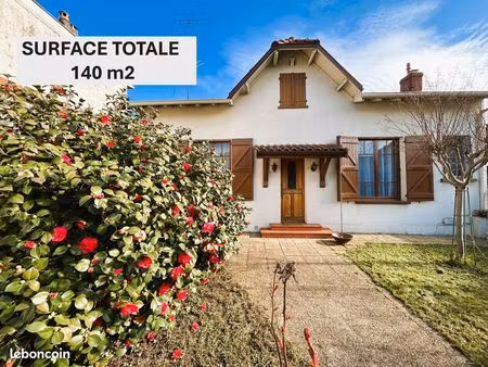 charmante béarnaise en plein coeur d'un quartier tranquille