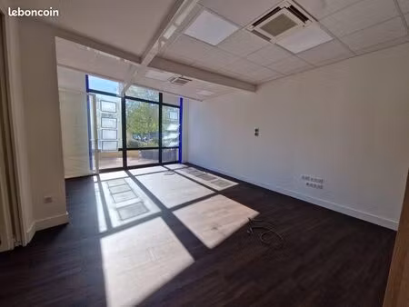 local commercial à louer 100m2