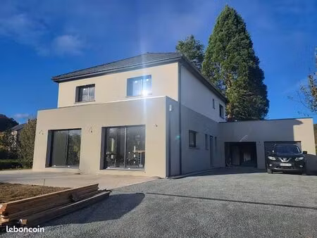 maison 6 pièces 126 m²