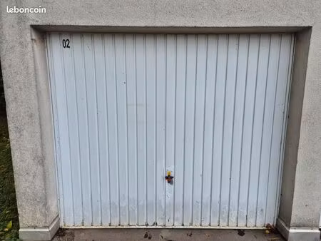 location garage fermé