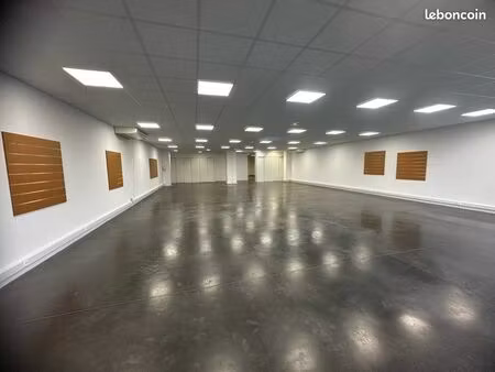 local commercial 260 m2 ou 370 m2