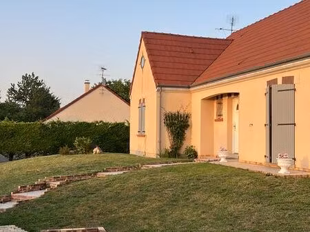 ? maison 5 chambres – sous-sol – grand terrain – excellent état