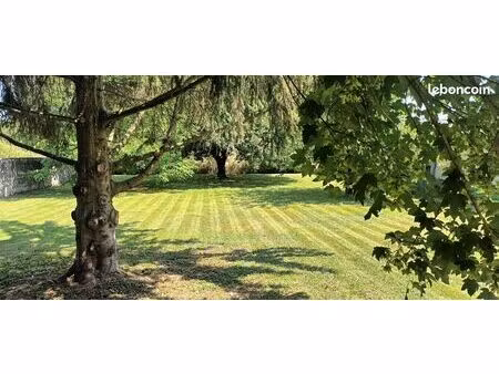 terrain 858 m² saint-romain-de-jalionas