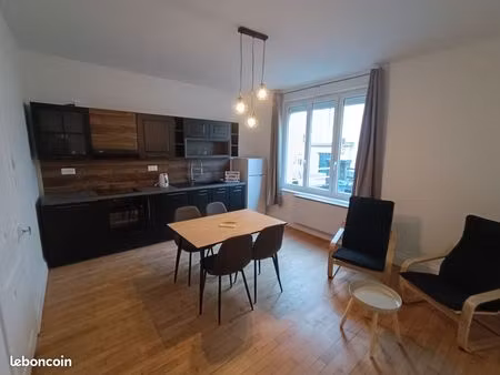 superbe f2 meublé - refait à neuf – centre ville