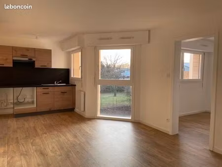 proche tram 2 pces situé au 2eme étage avec vue dégagée