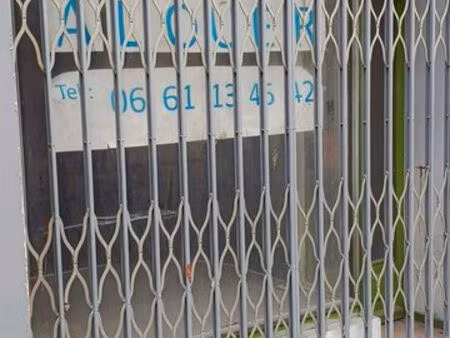 local commercial hyper centre