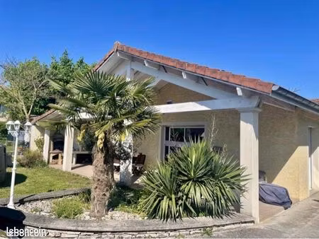 maison récente proximité centre village   très belle exposition  lumineuse