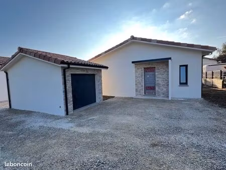 villa t4 neuve ( disponible immédiatement )