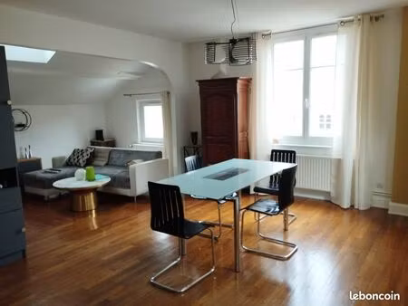 a louer agréable appartement de 4 pièces sous combles de 68m²
