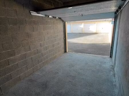 garage dans residence securisee non inondable