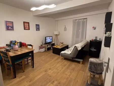 f2 55 m2 au 1er étage sennecey centre