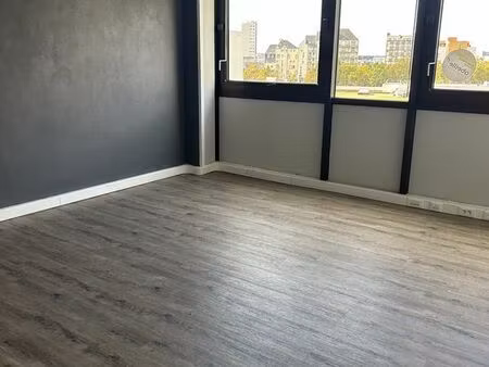 bureaux 89 m² orléans