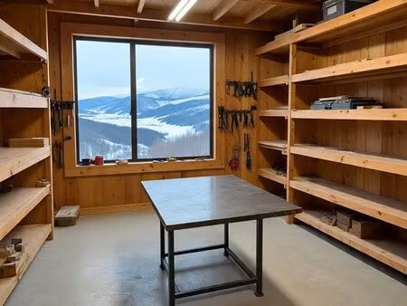 local technique avec électricité 220v