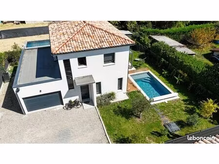 maison contemporaine au calme avec garage