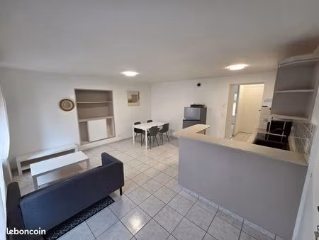 t2 meublé 43 m² rdc avec extérieur de 15 m²