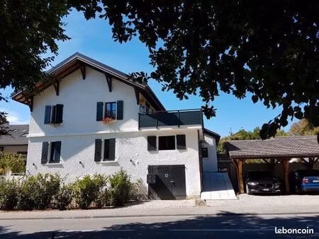 t3 rénové  hermance a pied  petit jardin