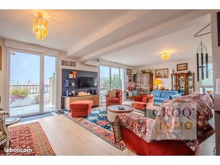 coup de coeur  appartement de 115m² avec terrasse de 32m² + 2 parkings en s/sol