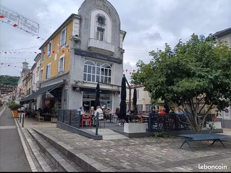 bâtiment commercial + logement