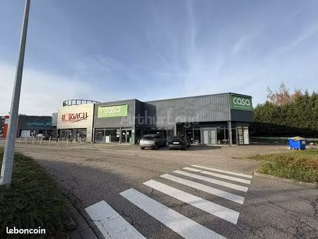 local commercial 1 005 m²