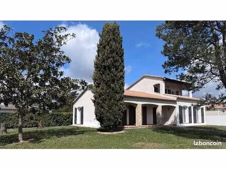 fonbeauzard 31140 villa 172m2   garage   terrasses   piscine   hangar