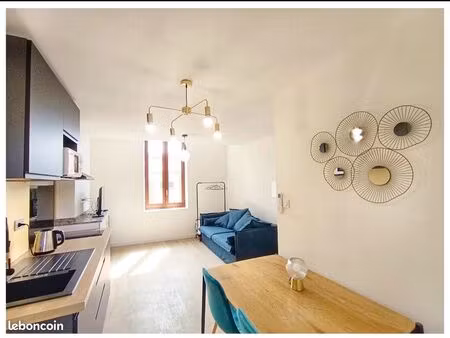 studio meublé centre ville - très lumineux