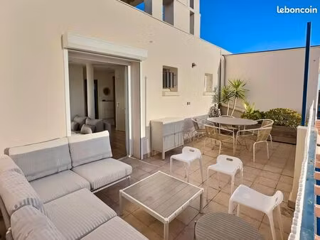 t2 avec terrasse hyères centre