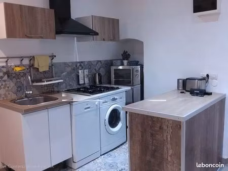 appartement 2 pièces avec petite terrasse proche des halles