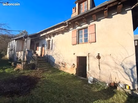 ancien corps de ferme en pierre à rénover malemort