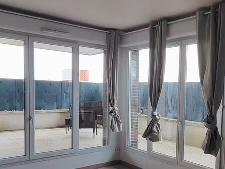 loue 3 pièces 55 m2 avec terrasse et parking