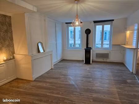 grand f3 bis 72m2 avec terasse commune