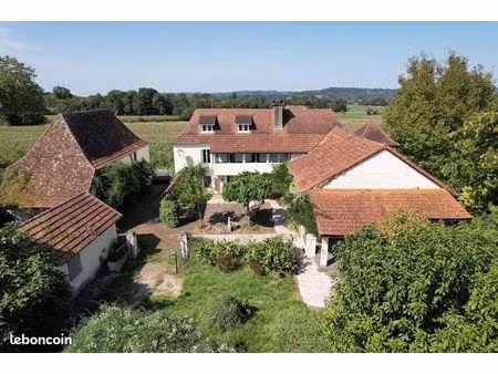 maison 5 pièces 213 m²