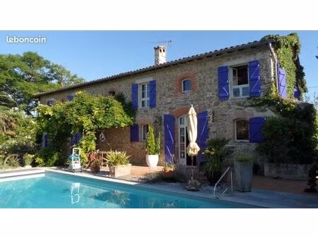 grande propriété de caractère avec vue panoramique et fort potentiel