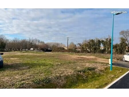 terrain 560 m² mauze sur le mignon