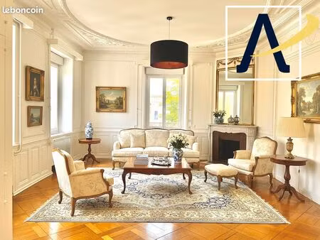 triplex 8 pièces 290 m²