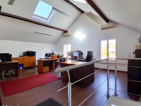 bureaux 268 m²