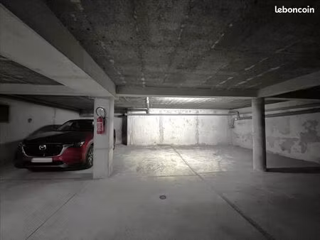 parking 15 m² blois