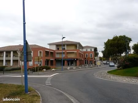 à louer – local commercial 64 50 m² – entrée de castelginest