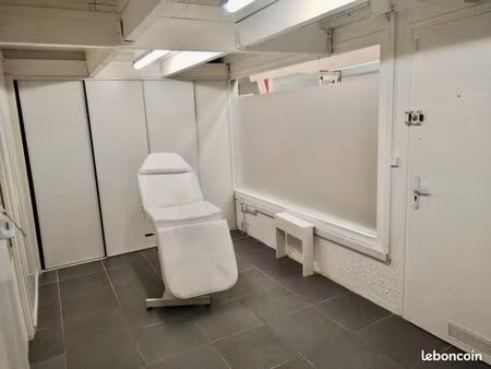 local commercial 10m2