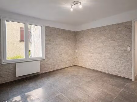 maison entièrement rénovée - 57m2 loi carrez - 2 chambres