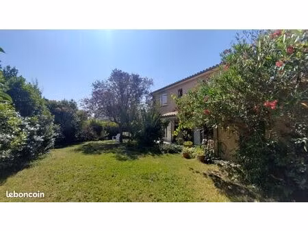 maison . 5 pièces . 132 m2 . quartier centre-ville