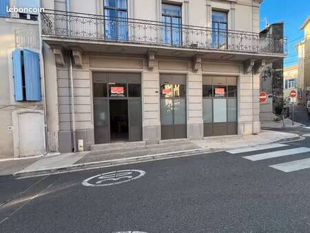 bureaux/locaux à louer en plein cœur du village