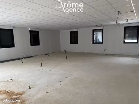 local commercial 232 m²