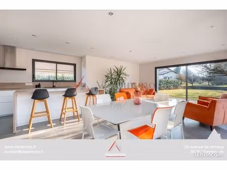 propriété 5 pièces 150 m²