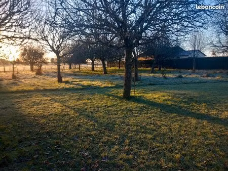 terrain à bâtir avec dépendances