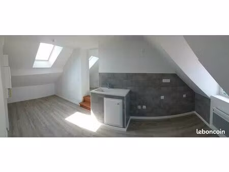 f2 - 37m2 au sol/23m2 carrez - 700m gare - etampes - récent