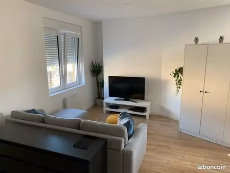 f2 50m2 récent et meublé