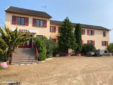 local commercial 787 m² digoin